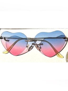 Heart-Shaped Gradient Blue-Pink Sunglasses - Unbranded